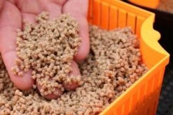 Guru BAIT STRAINER - 2 Opties -Visserij Benodigdheden Korting Guru Bait Strainer Pellet Vergiet 1 min