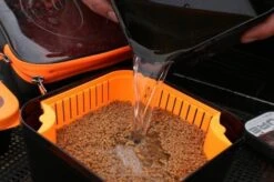 Guru BAIT STRAINER - 2 Opties -Visserij Benodigdheden Korting Guru Bait Strainer Pellet Vergiet 5 min