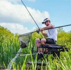 Guru BARB SAFE NET - 2 Opties 18 Guru BARB SAFE NET - 2 Opties -Visserij Benodigdheden Korting Guru Barb Safe Net 6 min