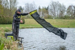 Matrix COMMERCIAL KEEPNET 2.5m -Visserij Benodigdheden Korting matrix commercial keepnet leefnet GLN068 7 min